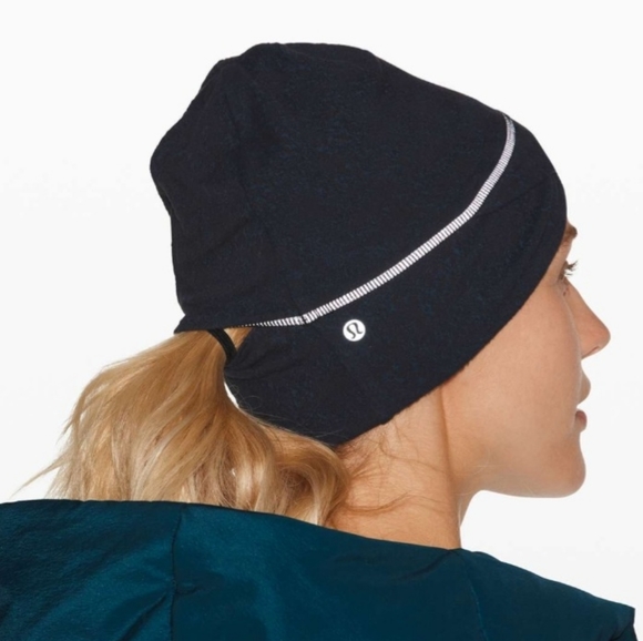 lululemon athletica Other - Cross Chill Run Beanie